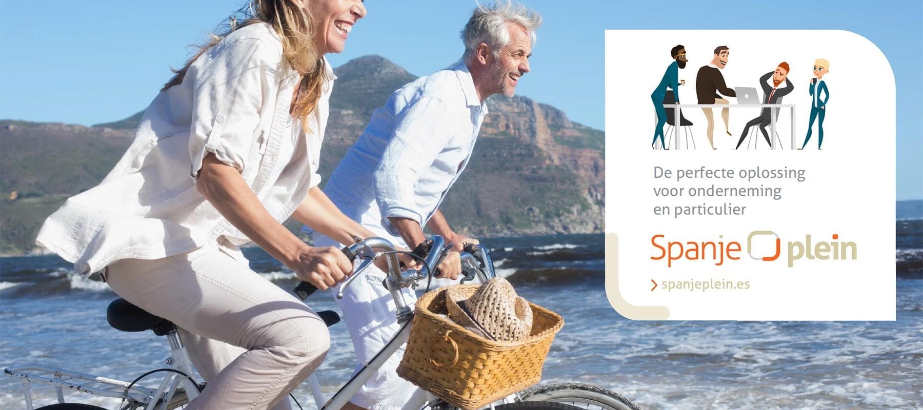 man en vrouw op de fiets Emigreren naar Spanje